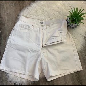 White High Waisted Sostanza 90’s Shorts